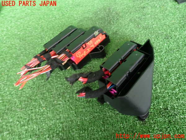 2UPJ-19606741]ポルシェ・マカン(J1H1)ヒューズボックス1 中古_m0002.jpg