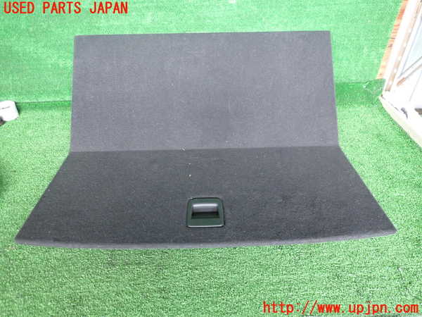 2UPJ-19607771]ポルシェ・マカン(J1H1)ラゲッジトレイ1 中古_m0001.jpg