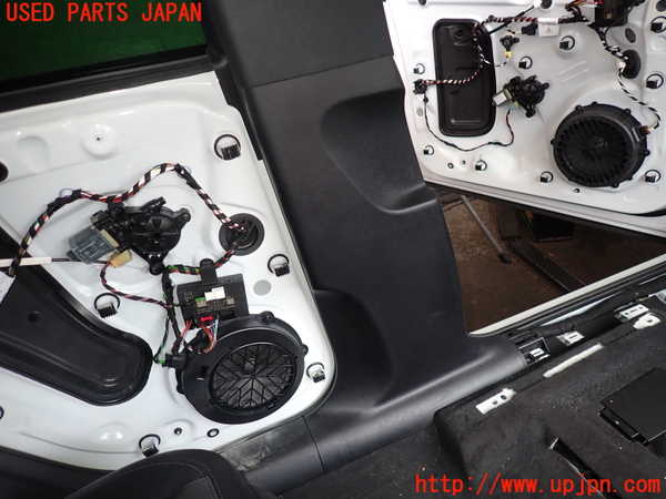 2UPJ-19607670]ポルシェ・マカン(J1H1)左センターピラートリム 中古_m0003.jpg