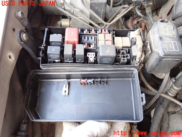 2UPJ-19636742]ハイラックスサーフ(KDN185W)ヒューズボックス2 中古_m0002.jpg