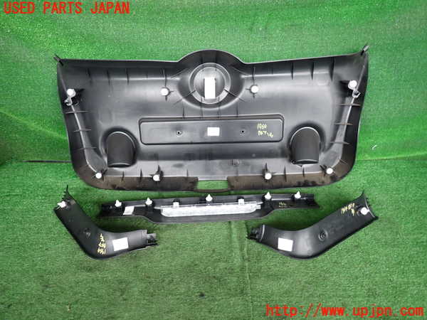 5UPJ-19641578]BMW ミニ(MINI)クーパー(XM15)バックドア内張り 中古 【F56】_m0002.jpg