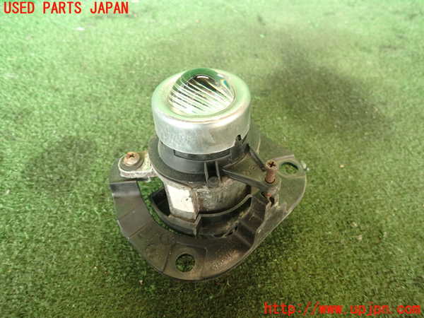 5UPJ-19671180]アルファロメオ・ジュリエッタ(940141)右フォグ 中古_m0002.jpg
