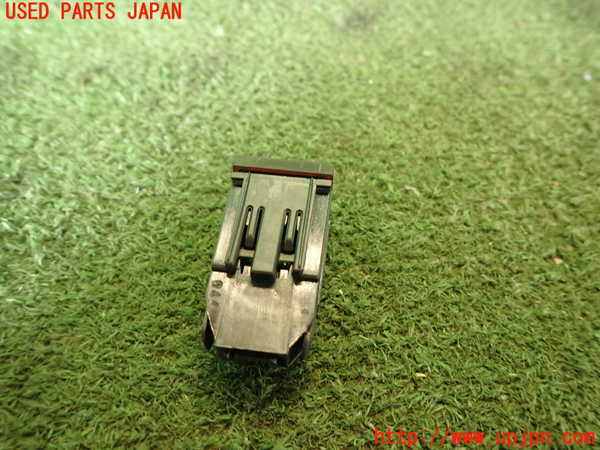 5UPJ-19676290]アルファロメオ・ジュリエッタ(940141)ハザードスイッチ 中古_m0002.jpg