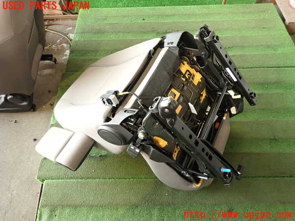 5UPJ-19677035]アルファロメオ・ジュリエッタ(940141)運転席シート 中古_m0004.jpg