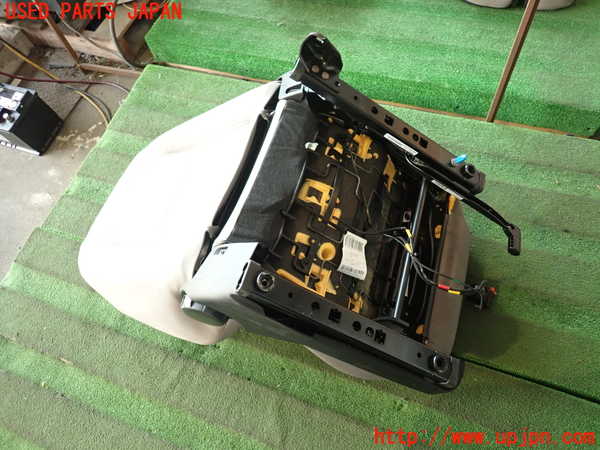 5UPJ-19677065]アルファロメオ・ジュリエッタ(940141)助手席シート 中古_m0004.jpg