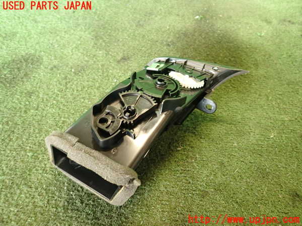 5UPJ-19677528]アルファロメオ・ジュリエッタ(940141)エアコン吹き出し口3 中古_m0002.jpg