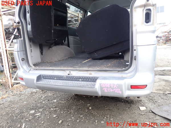 5UPJ-19681610]デリカ スペースギア(PD6W)リアバンパー ジャンク部品取り_m0001.jpg