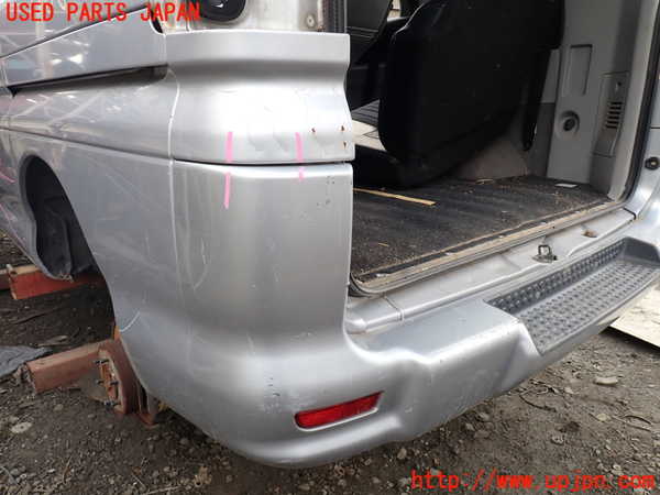 5UPJ-19681610]デリカ スペースギア(PD6W)リアバンパー ジャンク部品取り_m0004.jpg