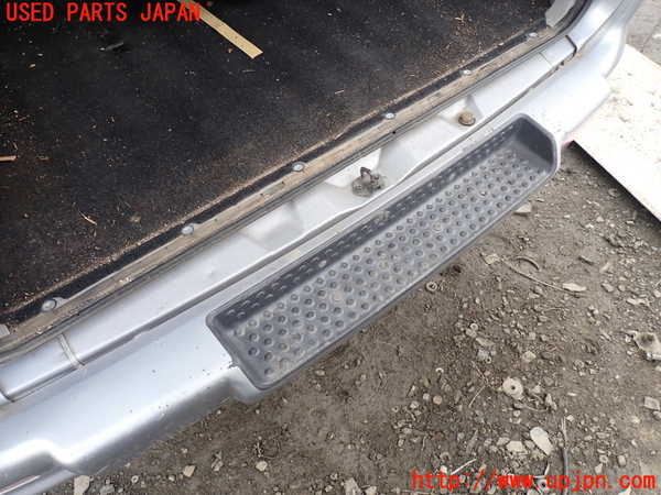 5UPJ-19681610]デリカ スペースギア(PD6W)リアバンパー ジャンク部品取り_m0005.jpg