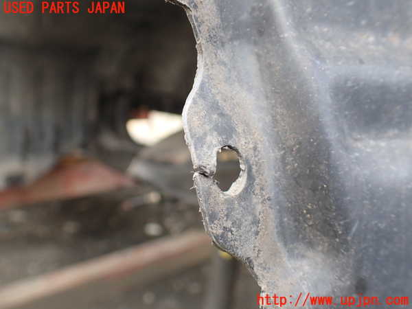 5UPJ-19681090]デリカ スペースギア(PD6W)右前フェンダーライナー 中古_m0002.jpg