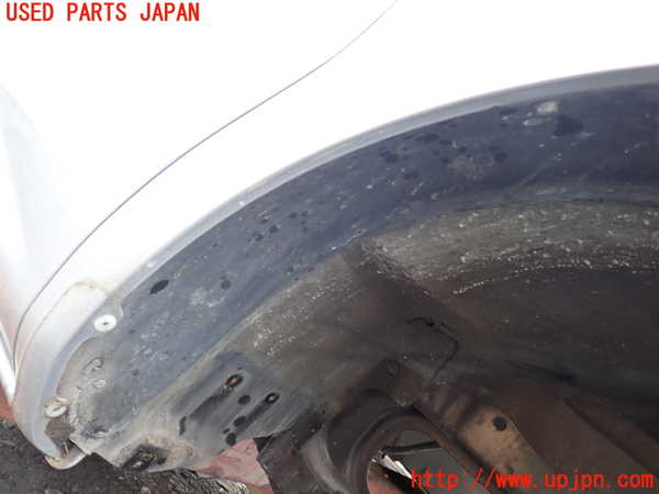 5UPJ-19681090]デリカ スペースギア(PD6W)右前フェンダーライナー 中古_m0004.jpg