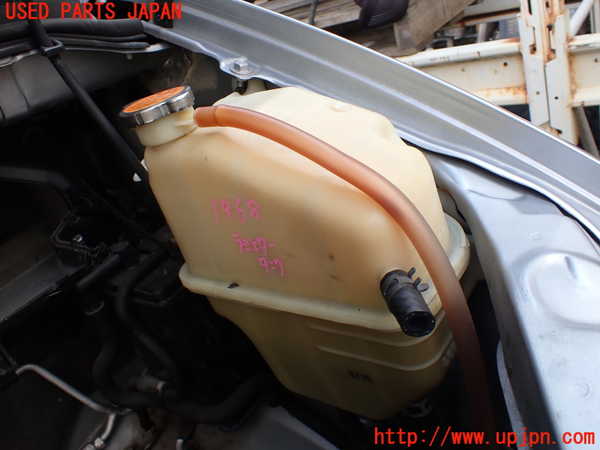 5UPJ-19682410]デリカ スペースギア(PD6W)ラジエータータンク 中古_m0001.jpg