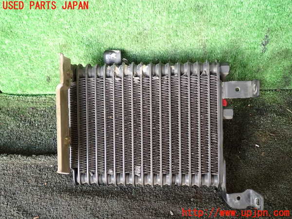 5UPJ-19682481]デリカ スペースギア(PD6W)オイルクーラー1 中古_m0002.jpg