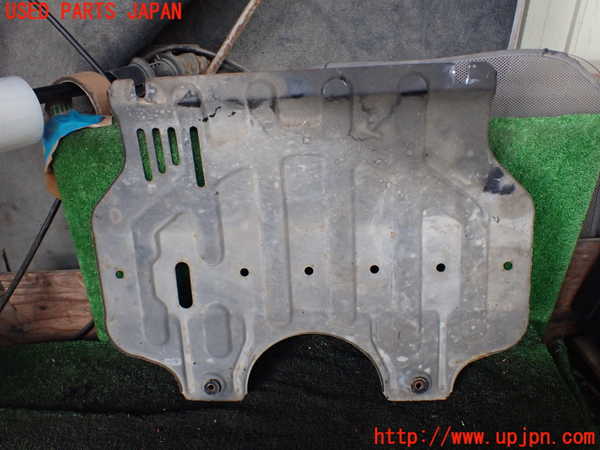 5UPJ-19682170]デリカ スペースギア(PD6W)エンジンアンダーカバー 中古_m0002.jpg