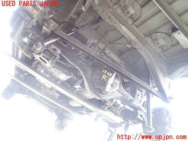 5UPJ-19684400]デリカ スペースギア(PD6W)リアデフホーシング 中古_m0002.jpg