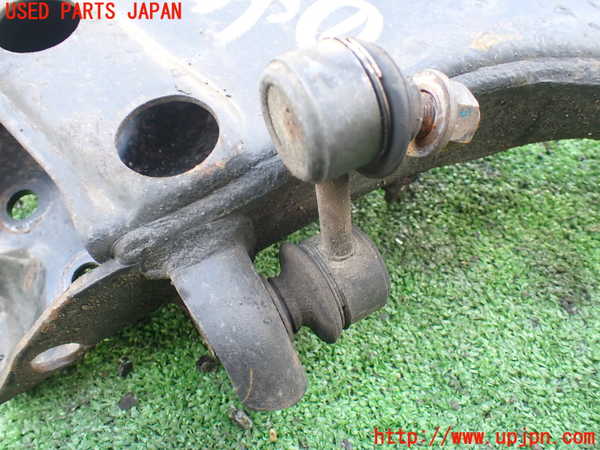 5UPJ-19685186]デリカ スペースギア(PD6W)左フロントロアアーム1 中古_m0002.jpg