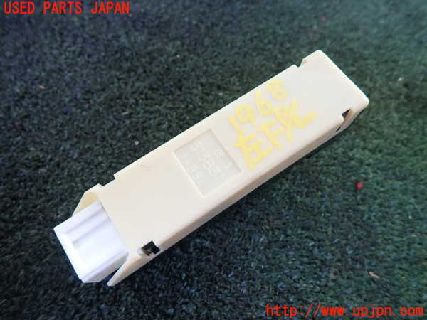 5UPJ-19686245]デリカ スペースギア(PD6W)左前パワーウィンドウスイッチ 中古_m0002.jpg