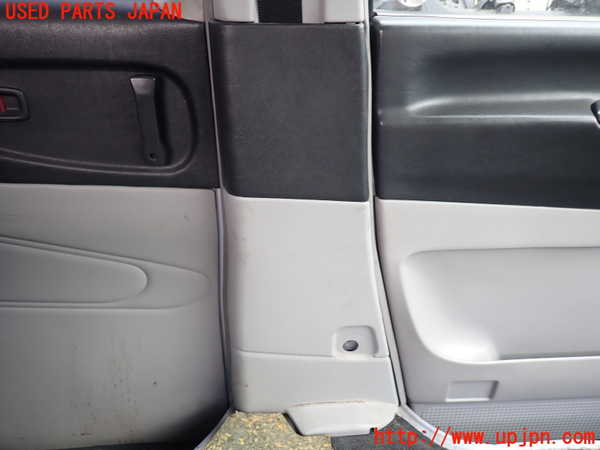 5UPJ-19687670]デリカ スペースギア(PD6W)左センターピラートリム 中古_m0004.jpg