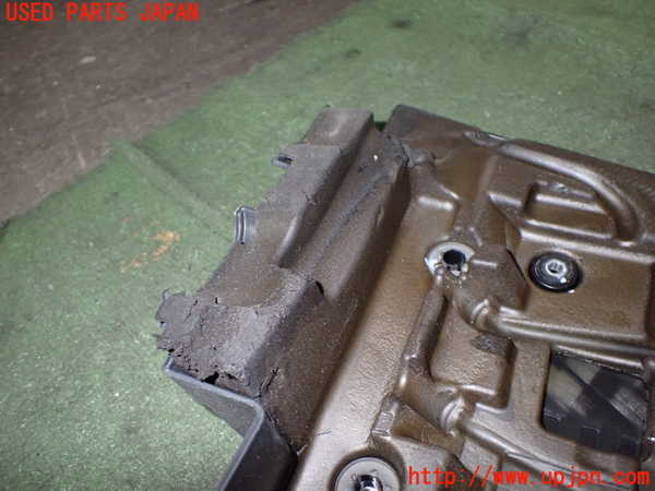 5UPJ-19692160]BMW Z4 (E89) (LM30)エンジンアッパーカバー 中古_m0002.jpg