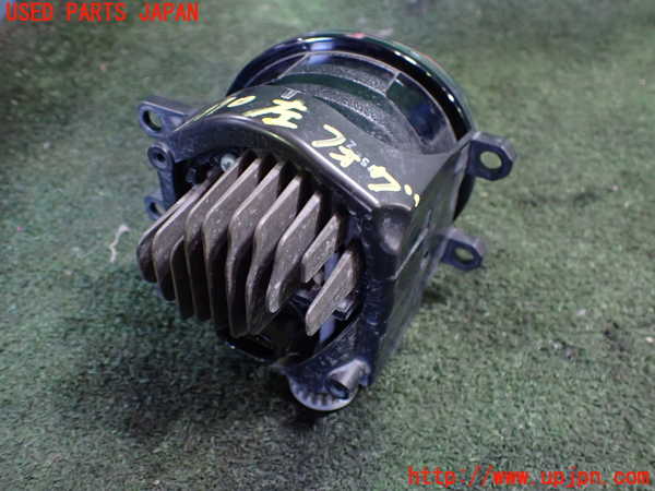 5UPJ-19701182]プリウスα(ZVW41W)左フォグ 中古_m0002.jpg