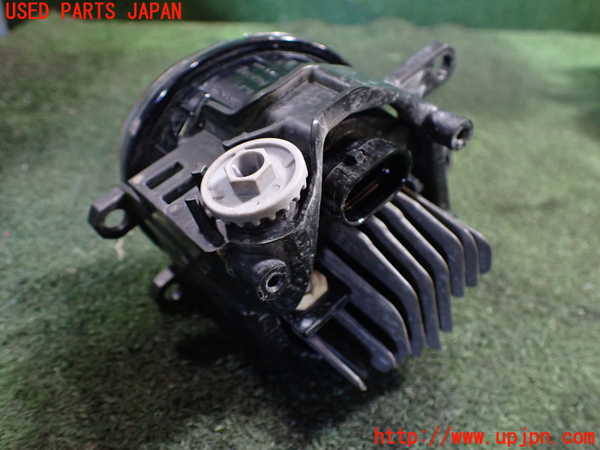 5UPJ-19701182]プリウスα(ZVW41W)左フォグ 中古_m0003.jpg