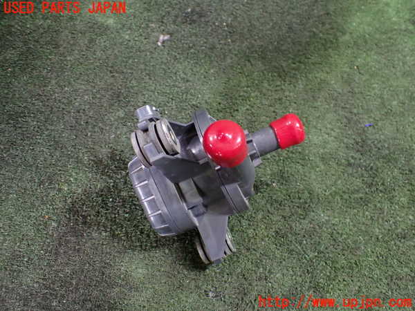 5UPJ-19702110]プリウスα(ZVW41W)ウォーターポンプ 中古_m0002.jpg