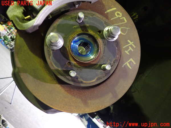 5UPJ-19704295]プリウスα(ZVW41W)左フロントナックルハブ 中古_m0001.jpg