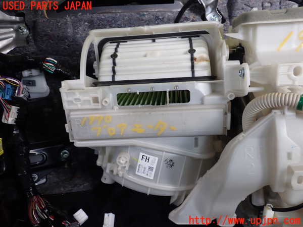 5UPJ-19706095]プリウスα(ZVW41W)ブロアファン(ブロアーファン) 中古_m0001.jpg