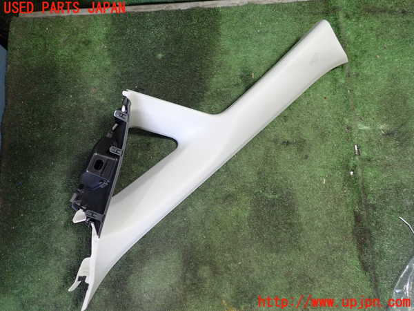 5UPJ-19707660]プリウスα(ZVW41W)左フロントピラートリム 中古_m0001.jpg