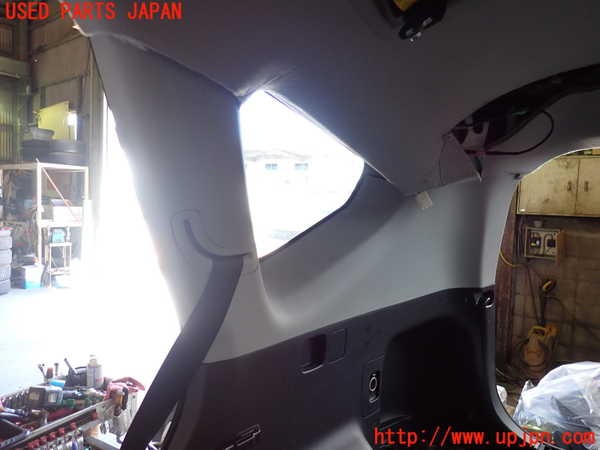 5UPJ-19707675]プリウスα(ZVW41W)右リアピラートリム 中古_m0002.jpg