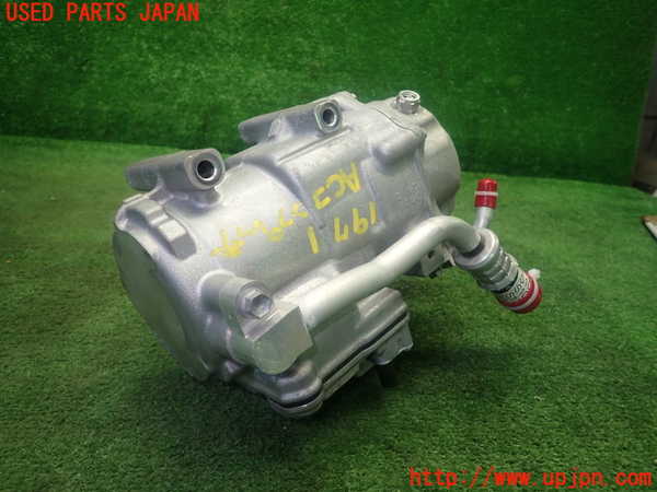 5UPJ-19716025]クラウン ロイヤル ハイブリッド(AWS210)エアコンコンプレッサー 中古_m0002.jpg