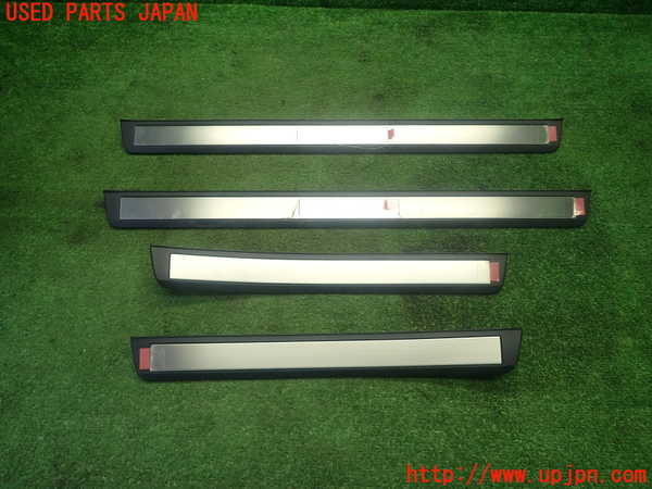 5UPJ-19717740]クラウン ロイヤル ハイブリッド(AWS210)スカッフプレート 中古_m0001.jpg