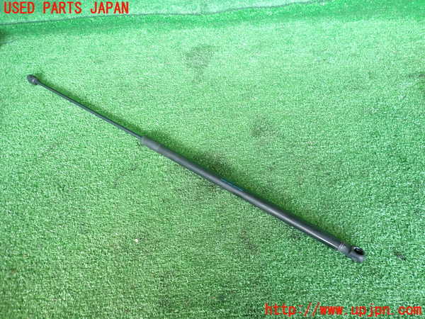 5UPJ-19741068]アウディ・S5(8TCGWF)ボンネットダンパー 中古_m0001.jpg