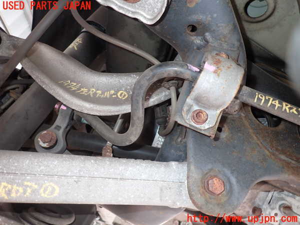 5UPJ-19745445]アウディ・S5(8TCGWF)リアスタビライザー 中古_m0003.jpg