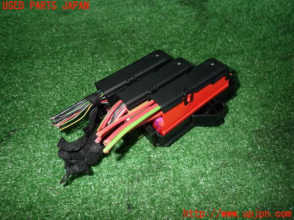 5UPJ-19746741]アウディ・S5(8TCGWF)ヒューズボックス1 中古_m0002.jpg