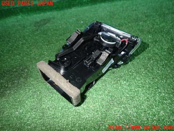 5UPJ-19747527]アウディ・S5(8TCGWF)エアコン吹き出し口2 右 中古_m0003.jpg