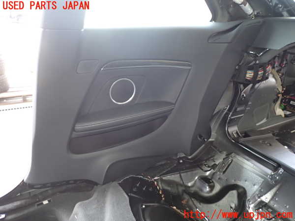 5UPJ-19747675]アウディ・S5(8TCGWF)右リアピラートリム 中古_m0001.jpg