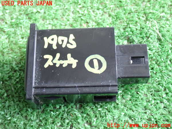 5UPJ-19756306]ハイラックスサーフ(RZN185W)スイッチ1(ECT) 中古_m0002.jpg