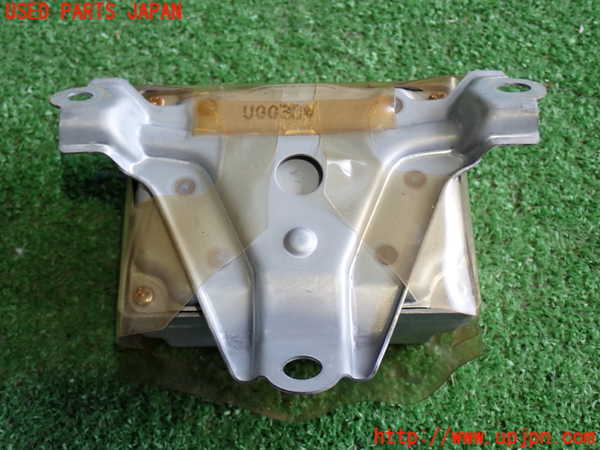 5UPJ-19756145]ハイラックスサーフ(RZN185W)エアバッグコンピューター 中古_m0003.jpg