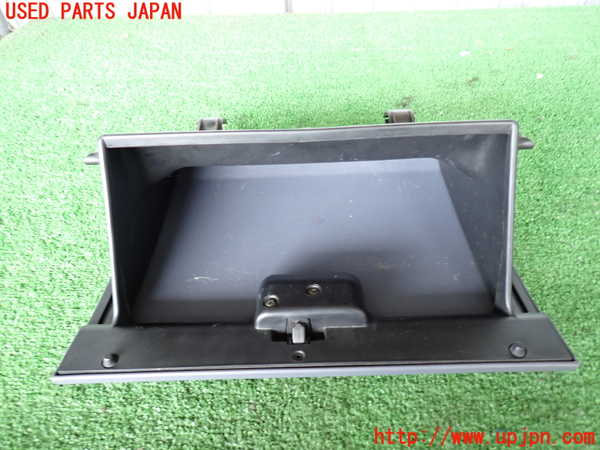 5UPJ-19757516]ハイラックスサーフ(RZN185W)グローブボックス1 中古_m0002.jpg