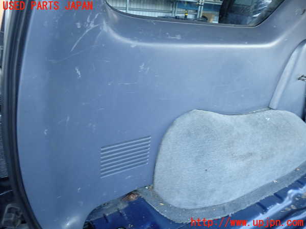 5UPJ-19757680]ハイラックスサーフ(RZN185W)左リアピラートリム 中古_m0004.jpg