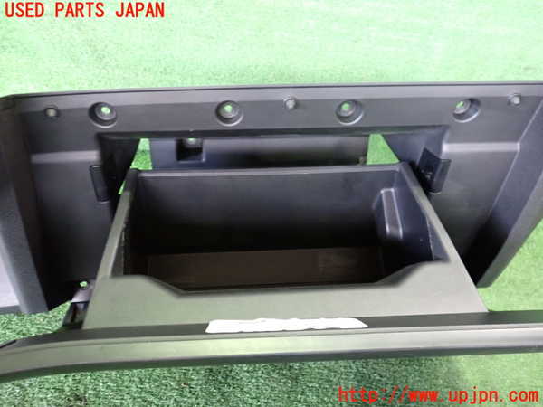 5UPJ-19777516]フェアレディZ(Z34)グローブボックス1 中古_m0003.jpg