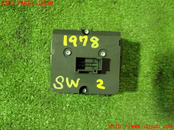 5UPJ-19786307]ポルシェ・パナメーラ S(970M48A)スイッチ2 (パーキング) 中古_m0002.jpg