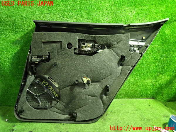 5UPJ-19781324]ポルシェ・パナメーラ S(970M48A)左後ドア内張り 中古_m0004.jpg