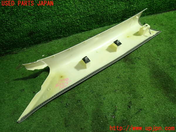 5UPJ-19787655]ポルシェ・パナメーラ S(970M48A)右フロントピラートリム 中古_m0003.jpg