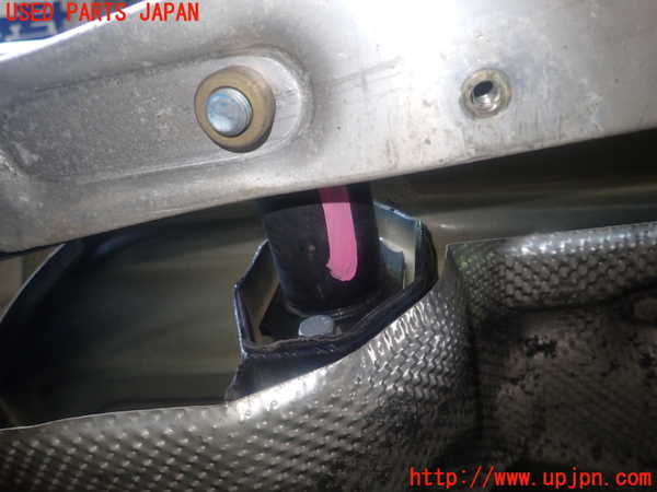 5UPJ-19791614]ポルシェ・ボクスター(98725)リアバンパーホースメント 中古_m0005.jpg
