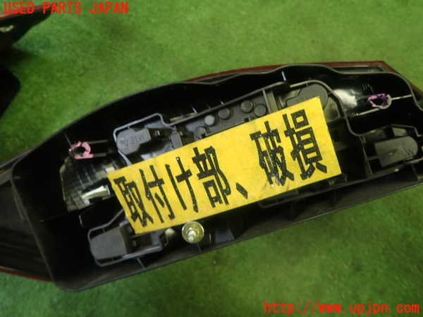 1UPJ-19791530]ポルシェ・ボクスター(98725)右テールランプ ジャンク部品取り_m0003.jpg