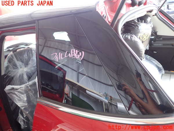 5UPJ-19811382]BMW ミニ(MINI)クーパーD(XT15)(F55)左クォーターガラス 中古(43R-00048 M188)_m0002.jpg