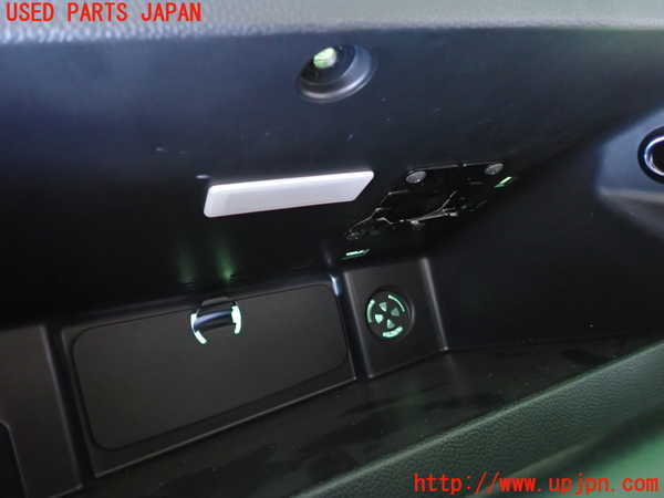 5UPJ-19817516]BMW ミニ(MINI)クーパーD(XT15)(F55)グローブボックス1 中古_m0005.jpg