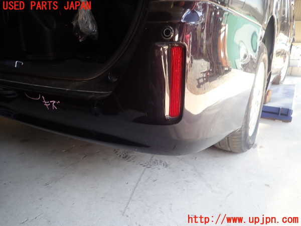 5UPJ-19821610]ノアハイブリッド(ヴォクシーハイブリッド)(ZWR80G)リアバンパー 中古_m0002.jpg